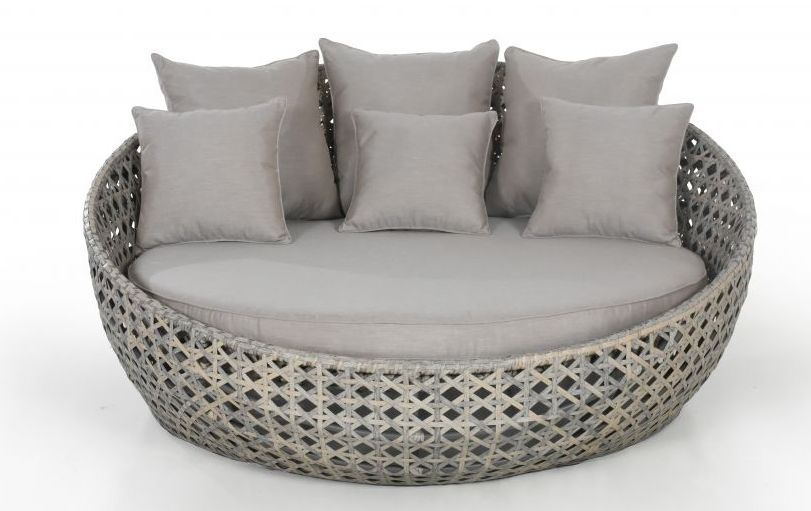 rattan-daybed